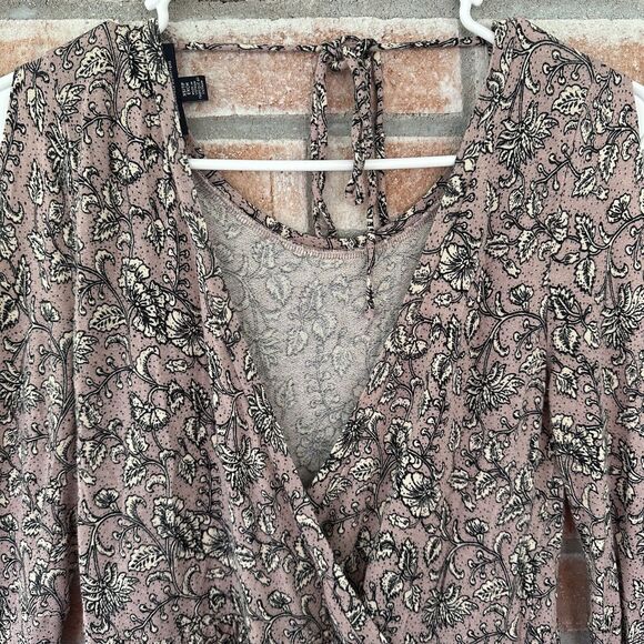 American Eagle Soft and Sexy Open Shoulder Blouse XS - Picture 4 of 11